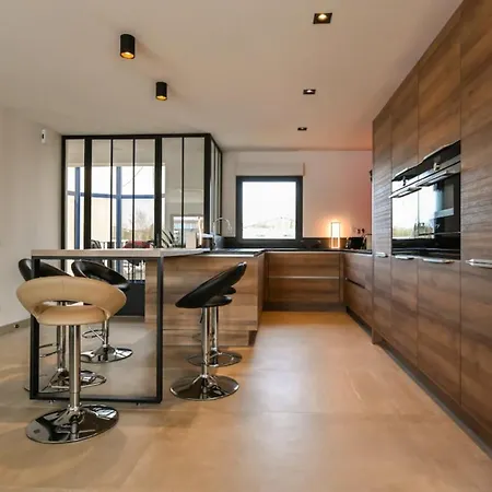 120 M Of Standing With Terrace And Jacuzzi * Ла-Рошель