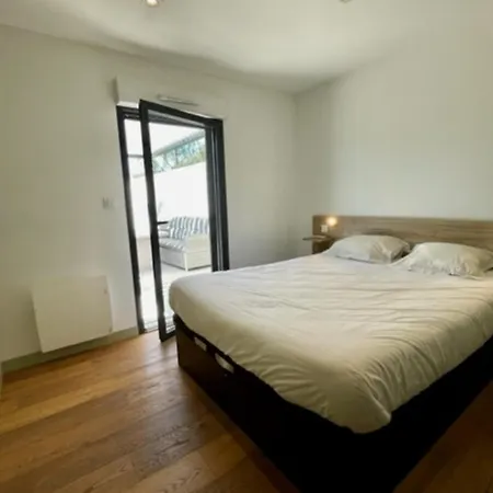 120 M Of Standing With Terrace And Jacuzzi *
