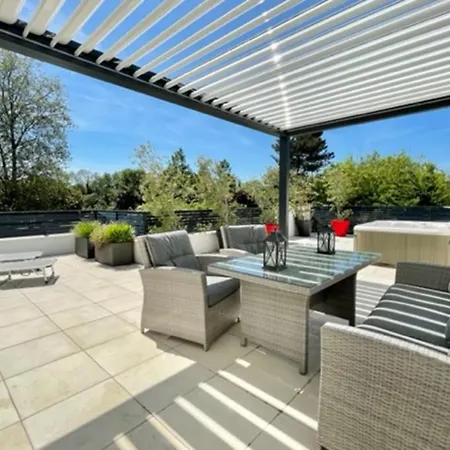 Апартаменты 120 M Of Standing With Terrace And Jacuzzi *